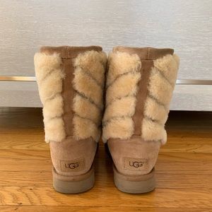 Vintage Ugg Boots, Lightly Worn (w. socks), Patterned Exterior Fur, Size 7